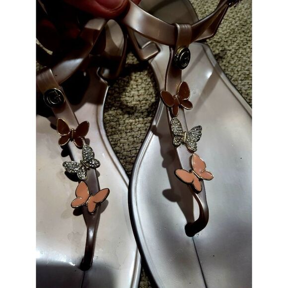 Guess butterfly accent sandals size 10 - Picture 2 of 6
